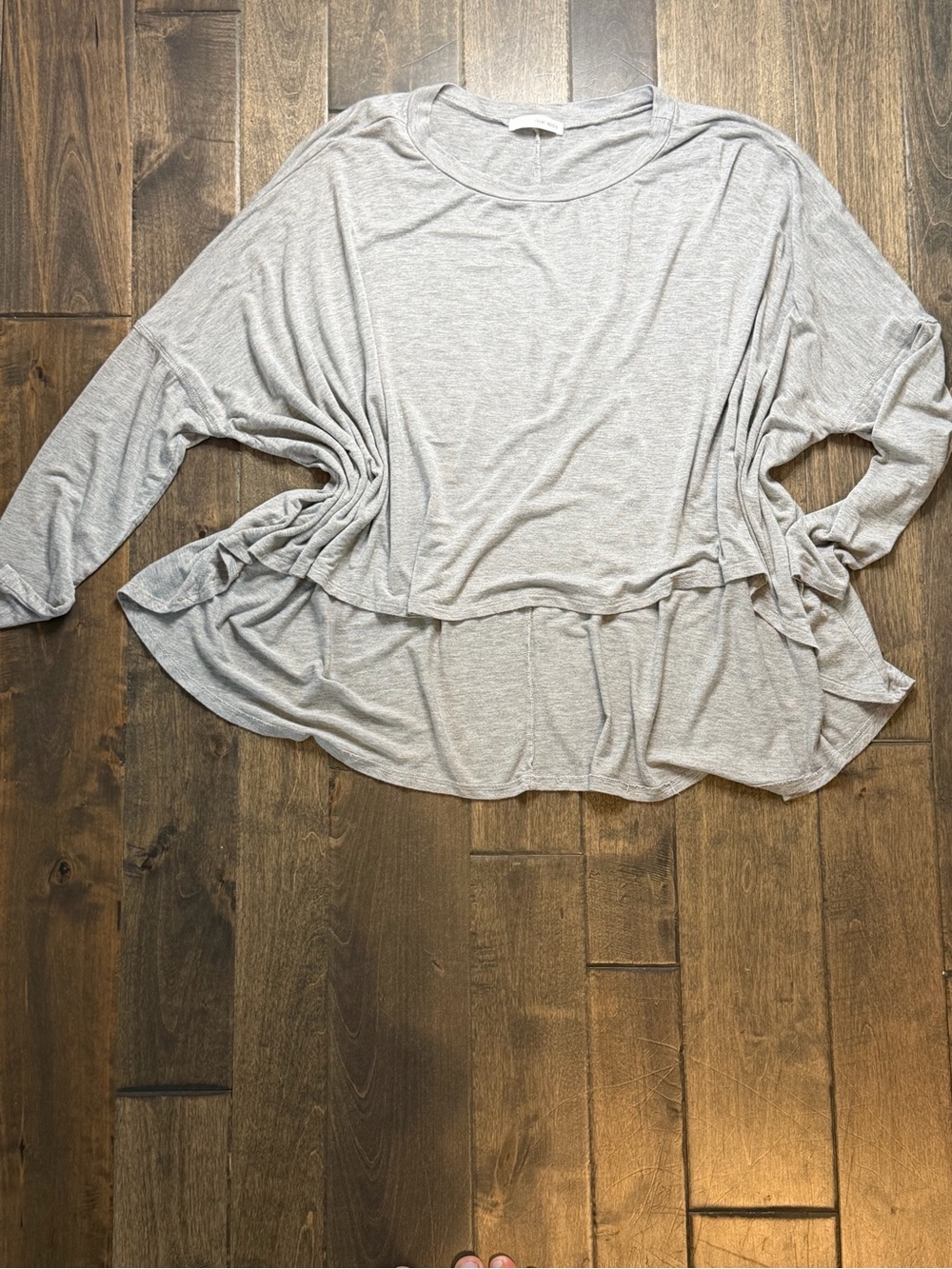 Dear Apple Gray Layered Hem Long Sleeve Top Size Large Lightweight Casual Tee - Picture 6 of 6